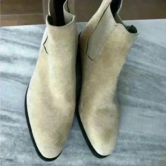 Beige Chelsea Boots Men Flock Slip-On Business Men Short
Boots Size 39 - Picture 7 of 11